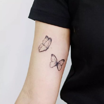 蝴蝶刺青 18款好看的小蝴蝶纹身图片