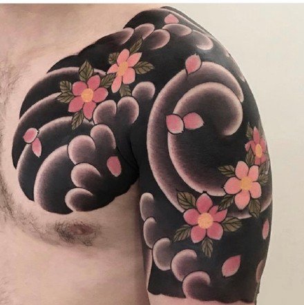 9款男士的樱花半甲纹身图案作品