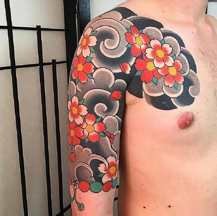 9款男士的樱花半甲纹身图案作品