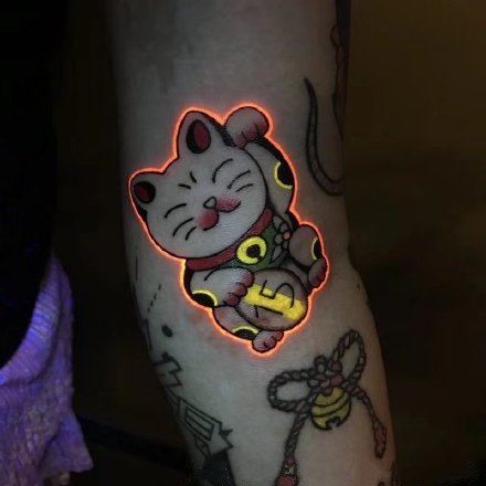 夜光纹身 一组荧光tattoo纹身对比效果图片