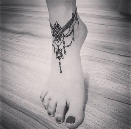 脚腕脚链纹身 性感的女生脚踝处脚链纹身图片