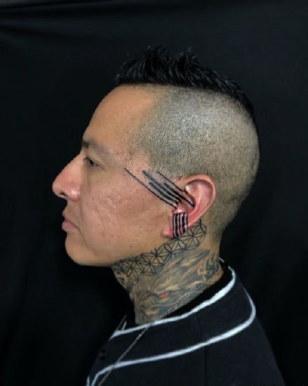 耳朵纹身 耳朵上的9款个性小纹身图片
