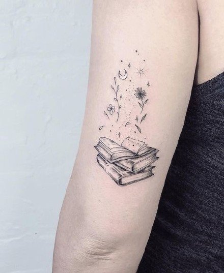 适合看书爱好者的9款书本纹身图案