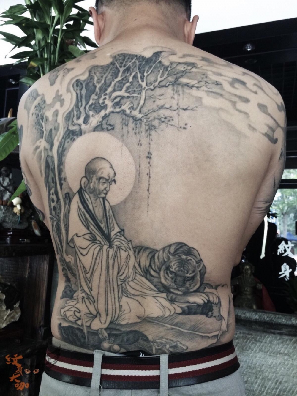满背大纹身 男士传统的10款大满背纹身作品图案