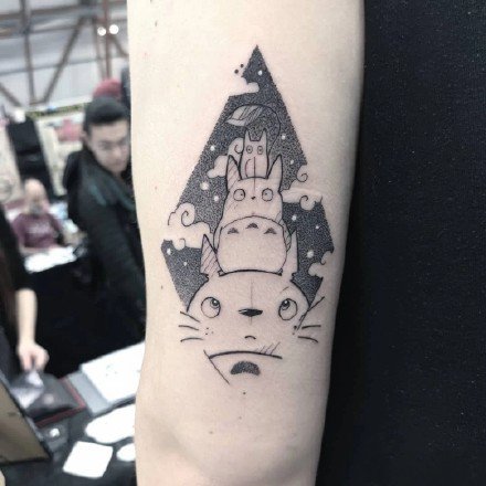 龙猫纹身 宫崎骏动漫龙猫主题的几款纹身图案