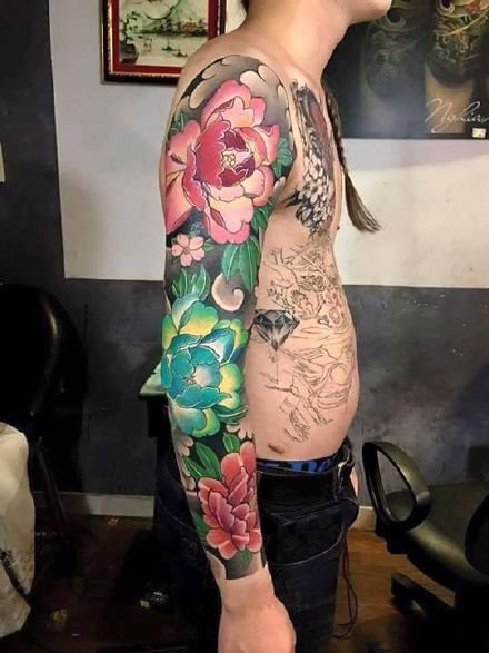 男士花臂纹身 花卉主题的男性大花臂9款纹身作品
