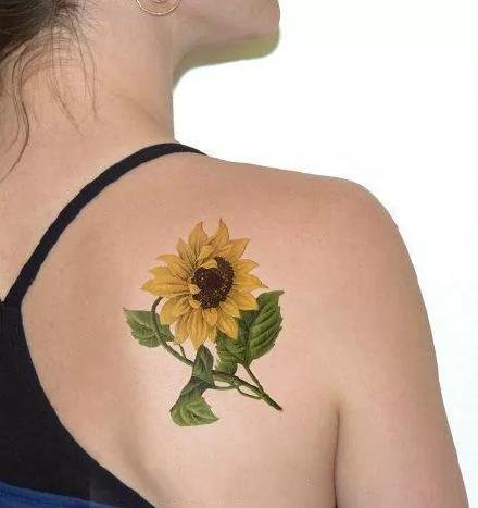 向阳而开的花朵向日葵纹身图案