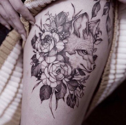 素花和动物搭配的一组创意黑灰纹身作品