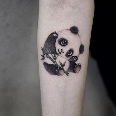 很可爱的一组熊猫主题小纹身图案