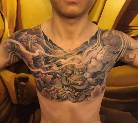 男士花胸纹身 28款男性胸前霸气的大花胸纹身团作品