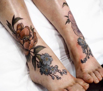 复古耐看的淡彩花朵纹身图分享