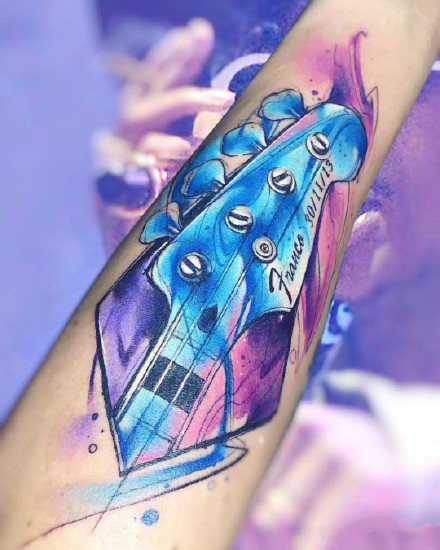 水彩吉他纹身 水彩色的9款小清新吉他纹身图片
