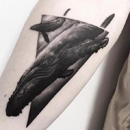 黑鲸纹身 黑色的9款大鲸鱼纹身作品图案