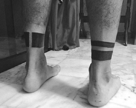 脚环纹身 脚踝处的9款黑色脚环纹身作品图片