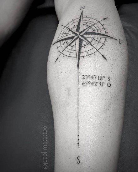 指南针纹身 18款指南针怀表主题的纹身作品图片