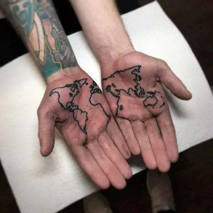 别出心裁的9款有趣手掌心的纹身图案