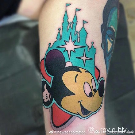 米奇纹身 迪士尼米老鼠主题的9款school彩色纹身图案