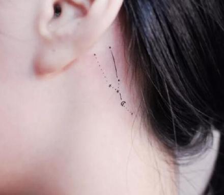 耳后纹身 女生最爱的耳后9款小清新纹身图案