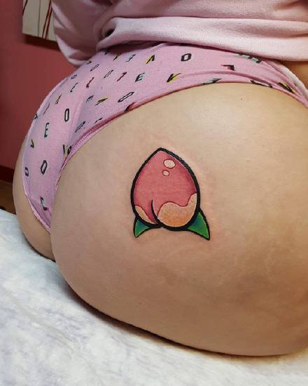 寿桃主题的9款桃子纹身图片作品