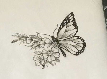 一半蝴蝶一半花草的创意纹身拼接图