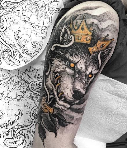 包臂狼主题的一组帅气狼纹身作品图