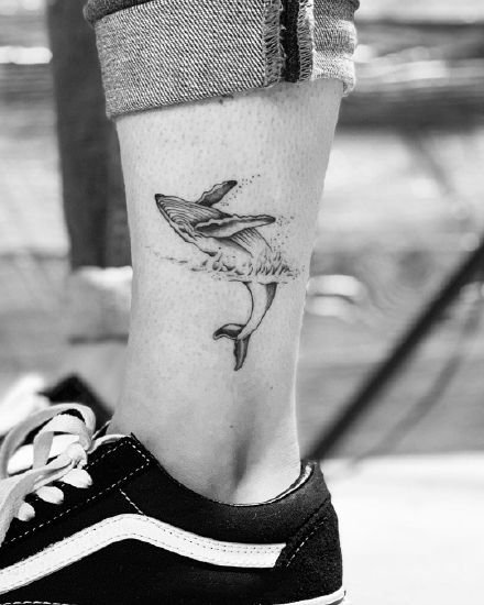 小可爱的一组鲸鱼纹身图片作品