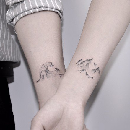 情侣小山和浪花的一组小清新手腕纹身图片