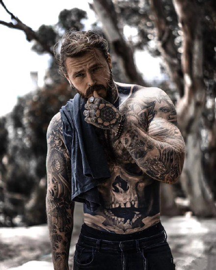 荷尔蒙爆棚的纹身型男帅哥套图图片