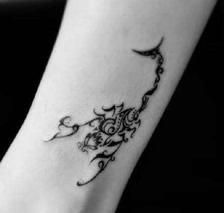 十二星座--天蝎座Scorpio的一组蝎子纹身图案