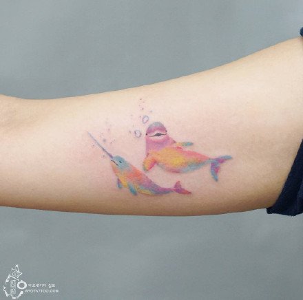 小鲸鱼纹身 小清新的9款彩色鲸鱼纹身图片