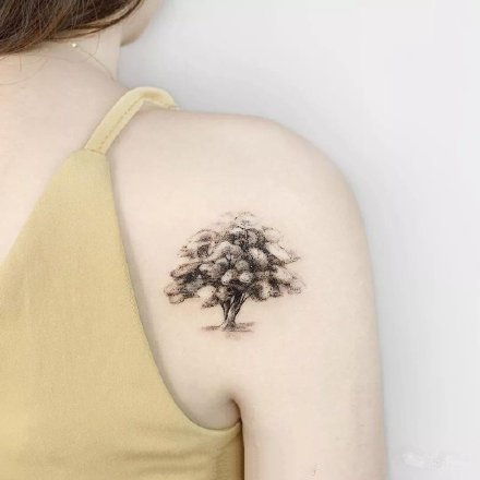 好看的一组小树纹身作品