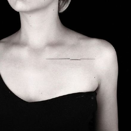 一条简单的直线纹身 蕴藏纹身师多年的纹身功底
