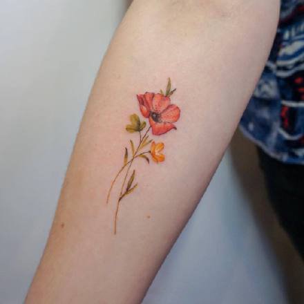 一组小清新彩色花朵纹身图案