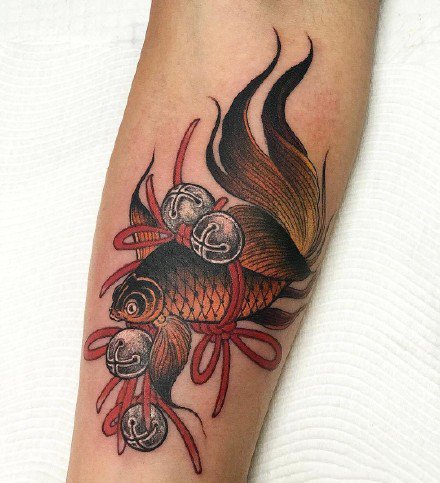 一组传统鲤鱼日式纹身图案
