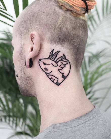 一组黑灰可爱的动物纹身图案