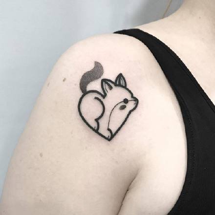 一组黑灰可爱的动物纹身图案