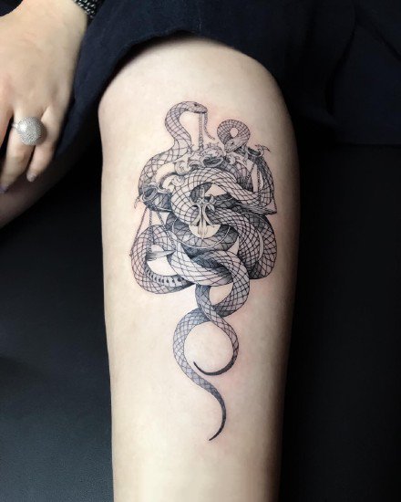 一组蛇和花纹身图案欣赏