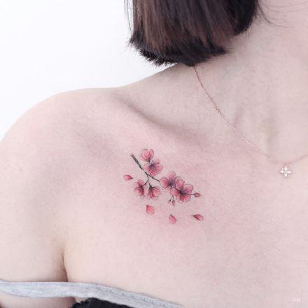 一组超级显白的小清新花卉纹身图案