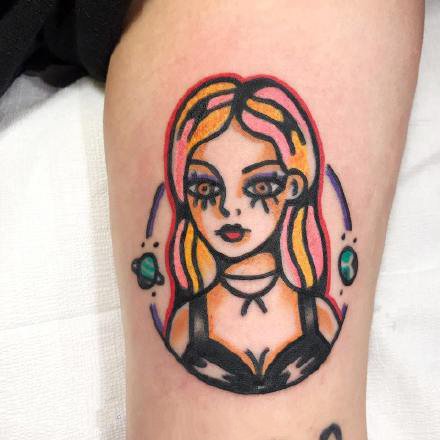 一组可爱的卡通女生彩色手臂纹身
