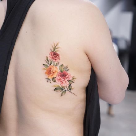 一组小清新花卉彩色纹身图案