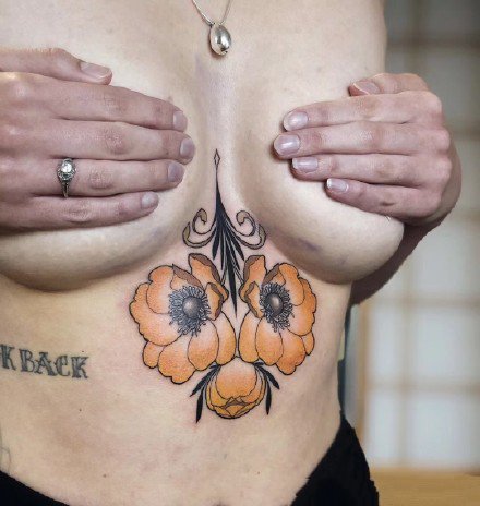 一组性感胸花纹身图案欣赏