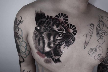 一组写实风格的老虎纹身图案