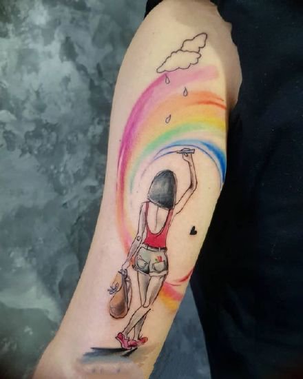 一组彩虹和龙的纹身图案