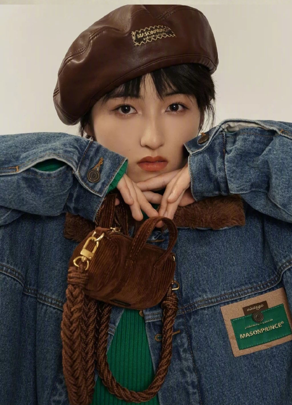 张子枫彭昱畅少年感画报写真图片