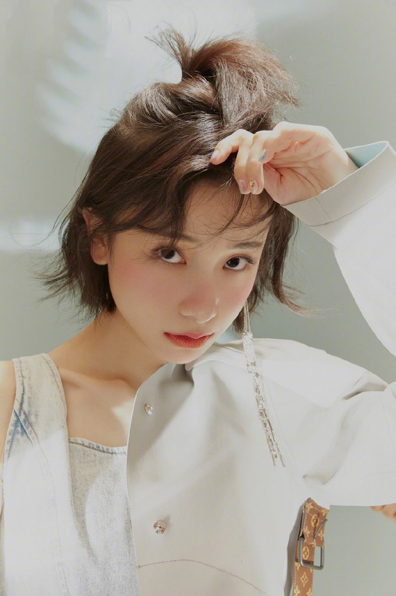 姜梓新清新灵动少女感十足写真