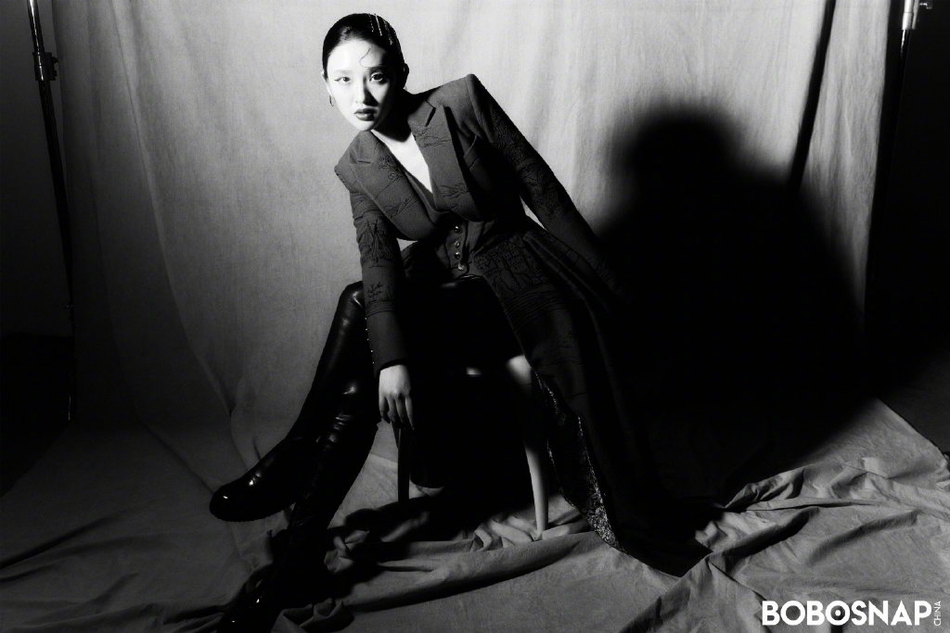 唐艺昕名伶造型化身摩登女郎写真