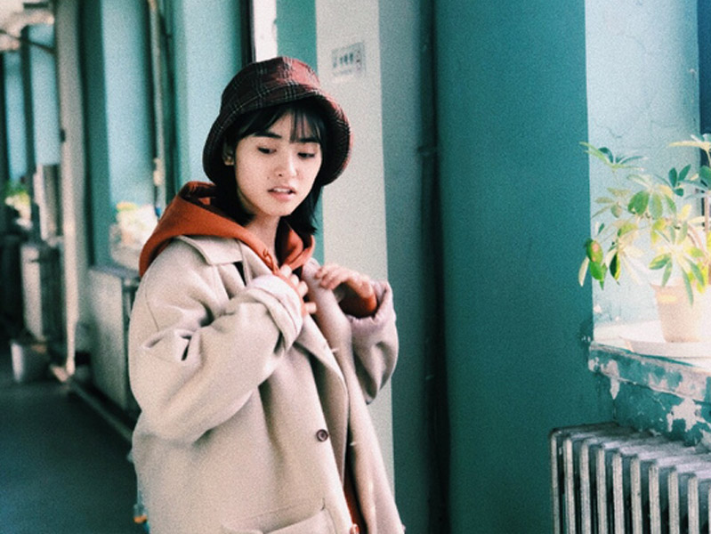 沈月日系森女风写真照 尽显冬日暖意穿搭指南