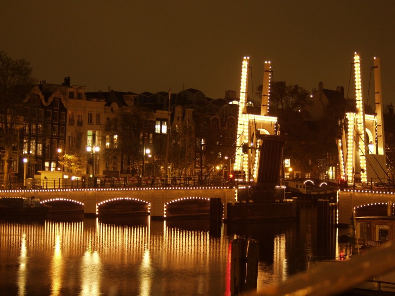 荷兰阿姆斯特丹夜景图片(12张)
