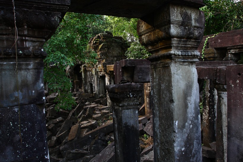 柬埔寨吴哥窟风景图片(18张)