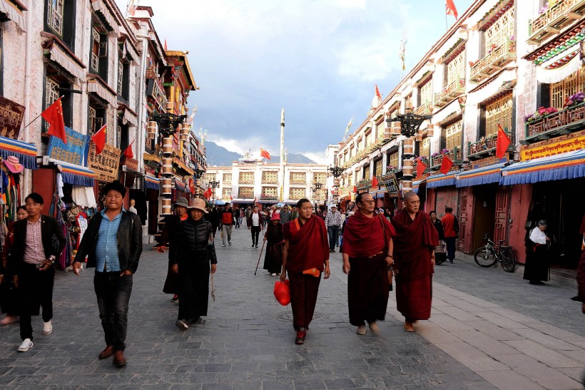 西藏拉萨八廓街人文风景图片(18张)